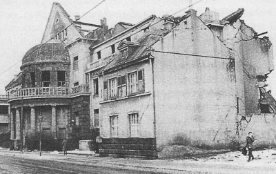 Das teilweise zerstrte Gymnasium Ende 1944