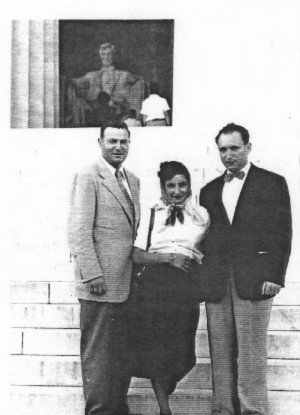 The first stop on our first vacation in 1952 in Washington D.C. in front of the Lincoln Memorial Kurt Rosenthal, Margot and Albert, Doris Rosenthal is the Photographer this time. From Washington we continued by way of the Shenandah Drive to Virginia Beach, VA